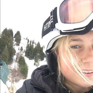 Meet your Posher, Olivia